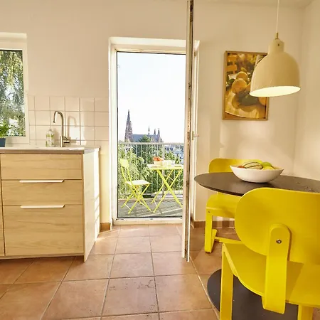 Schoene Aussicht Mit Balkon شفيرين